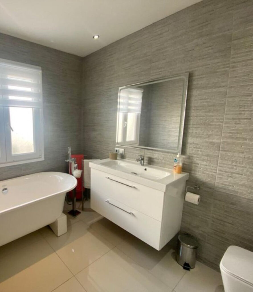 Photo 10 Detached Villa Nueva Andalucía, Costa del Sol, Málaga – R5063872
