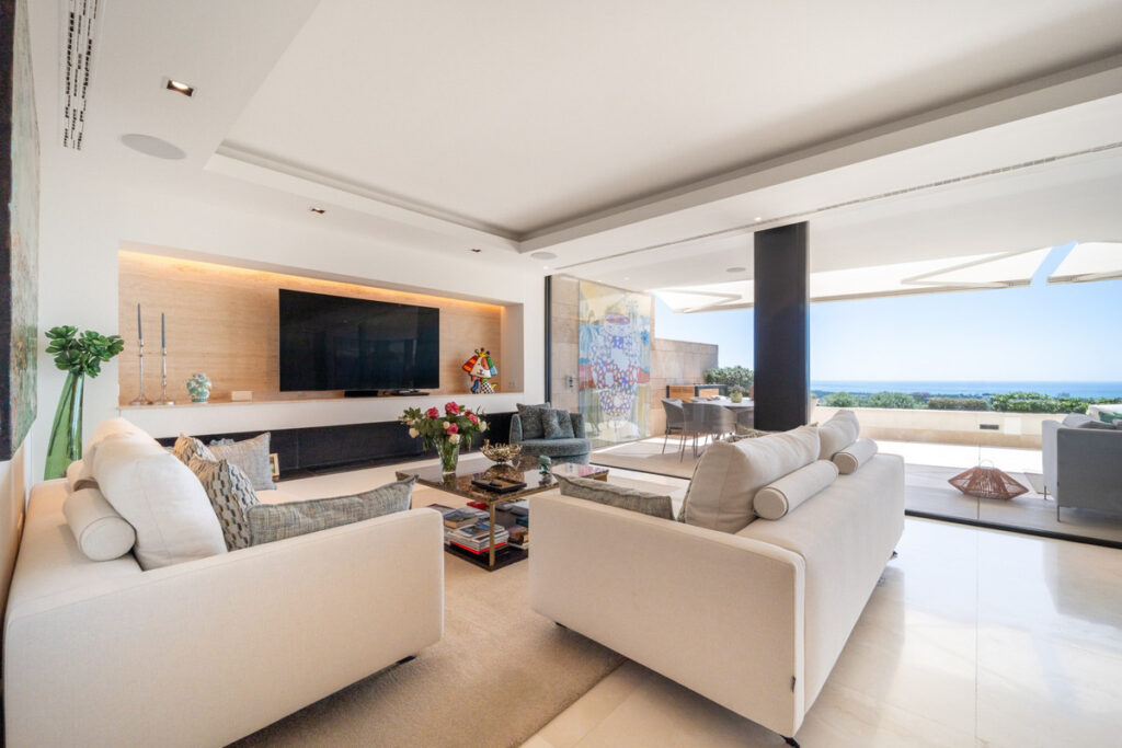 Photo 1 Middle Floor Apartment Monte Halcones, Costa del Sol, Málaga – R5051908