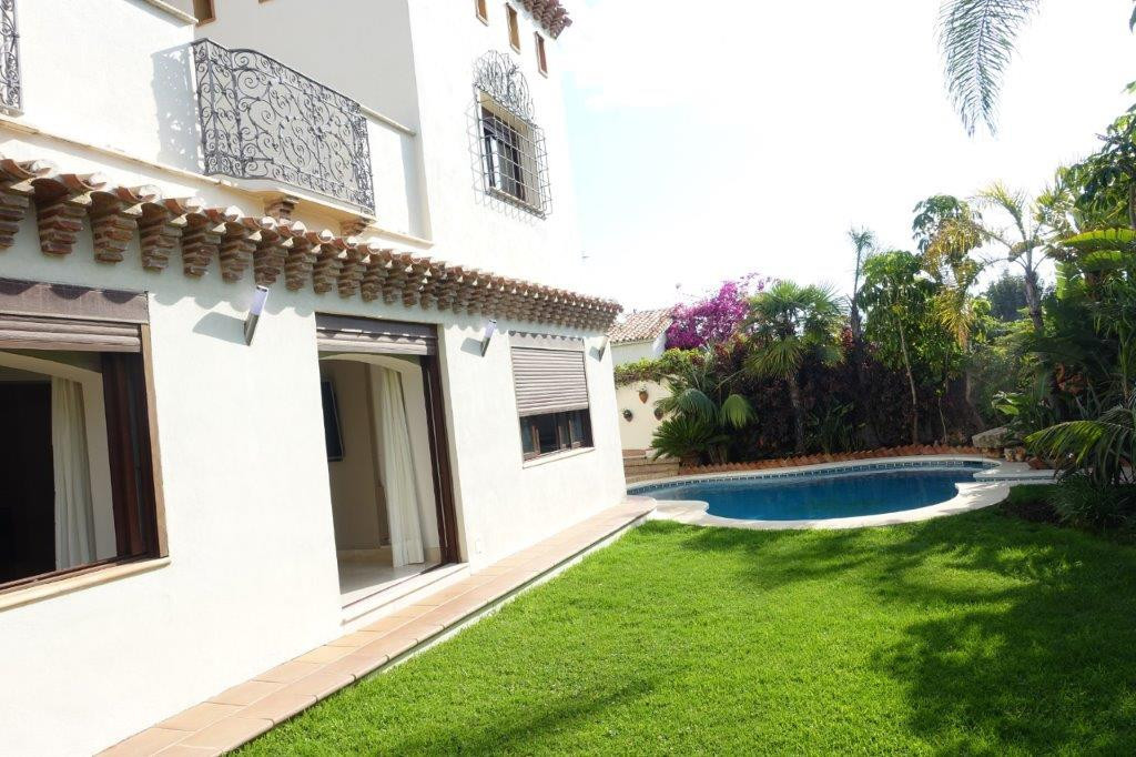 Photo 15 Detached Villa San Pedro de Alcántara, Costa del Sol, Málaga – R5004796