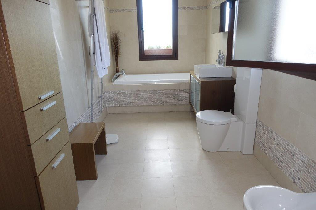 Photo 33 Detached Villa San Pedro de Alcántara, Costa del Sol, Málaga – R5004796