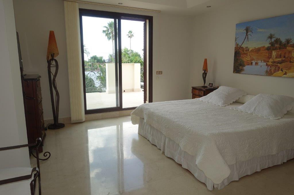 Photo 8 Detached Villa San Pedro de Alcántara, Costa del Sol, Málaga – R5004796