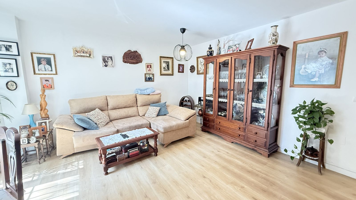 Photo 1 Ground Floor Apartment Estepona, Costa del Sol, Málaga – R5062540