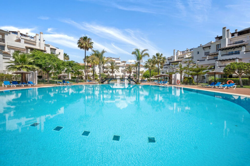 Photo 1 Ground Floor Apartment San Pedro de Alcántara, Costa del Sol, Málaga – R4929973