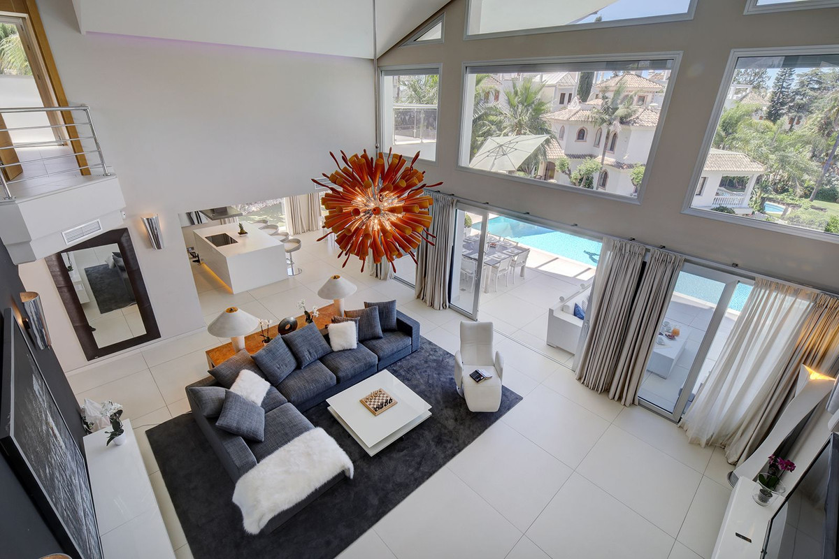 Photo 15 Detached Villa Nueva Andalucía, Costa del Sol, Málaga – R4301707