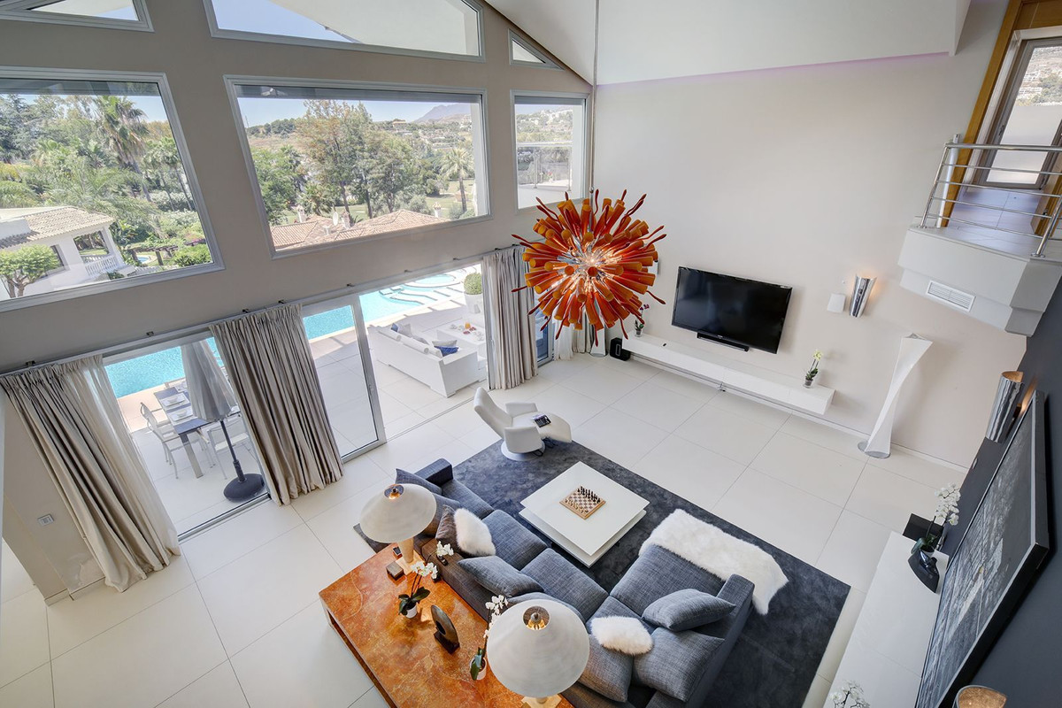 Photo 16 Detached Villa Nueva Andalucía, Costa del Sol, Málaga – R4301707