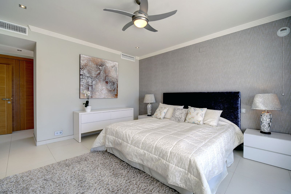 Photo 23 Detached Villa Nueva Andalucía, Costa del Sol, Málaga – R4301707
