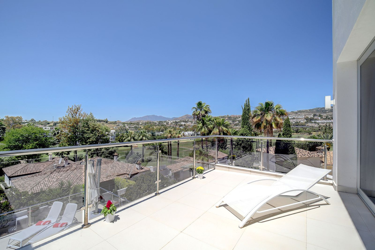 Photo 26 Detached Villa Nueva Andalucía, Costa del Sol, Málaga – R4301707