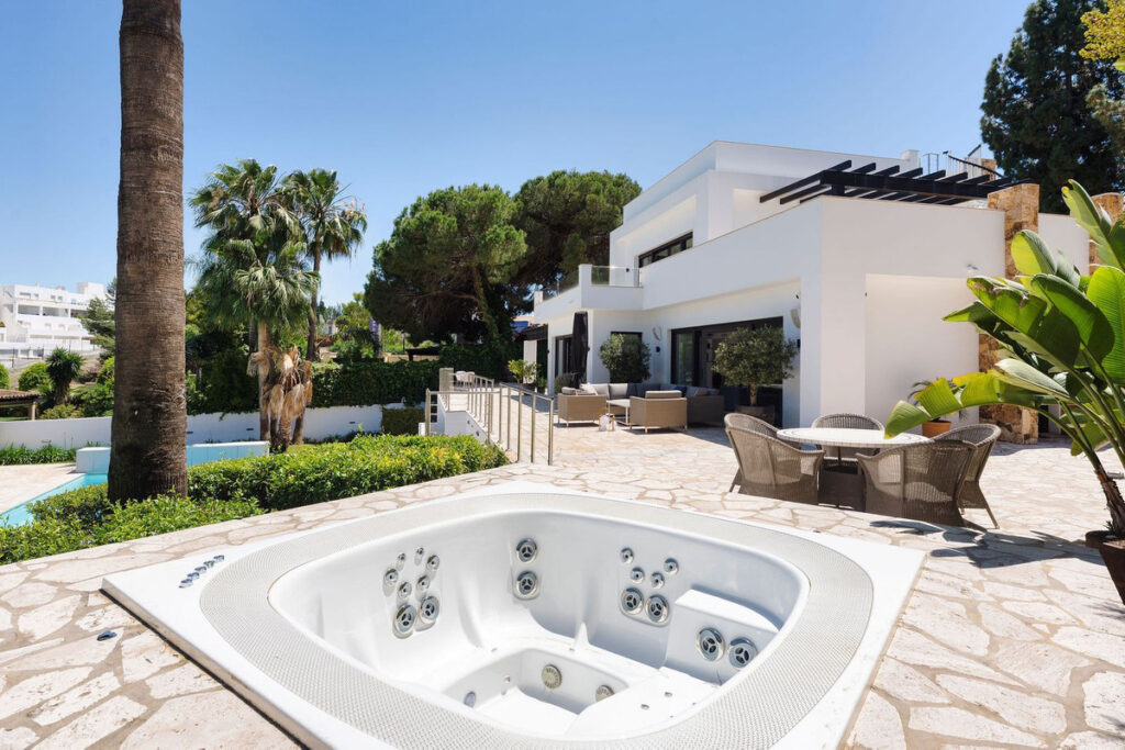 Photo 36 Detached Villa Nueva Andalucía, Costa del Sol, Málaga – R5058385