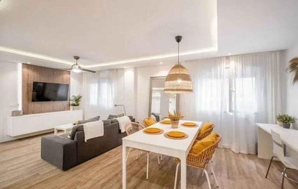 Photo 3 Middle Floor Apartment San Pedro de Alcántara, Costa del Sol, Málaga – R4961464