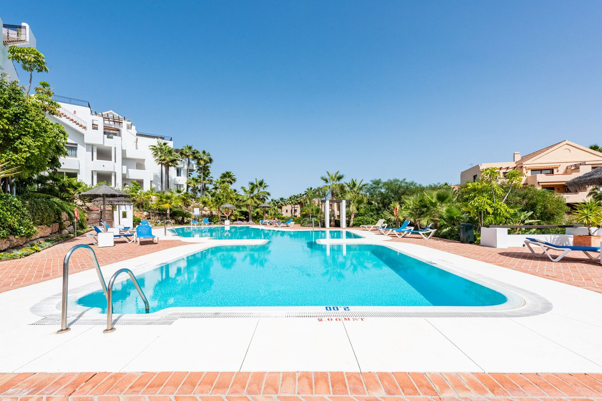 Photo 12 Middle Floor Apartment Atalaya, Costa del Sol, Málaga – R5077474