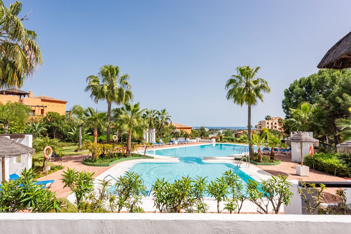 Photo 13 Middle Floor Apartment Atalaya, Costa del Sol, Málaga – R5077474