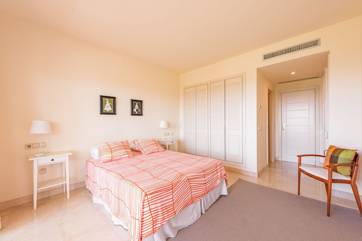Photo 16 Middle Floor Apartment Atalaya, Costa del Sol, Málaga – R5077474