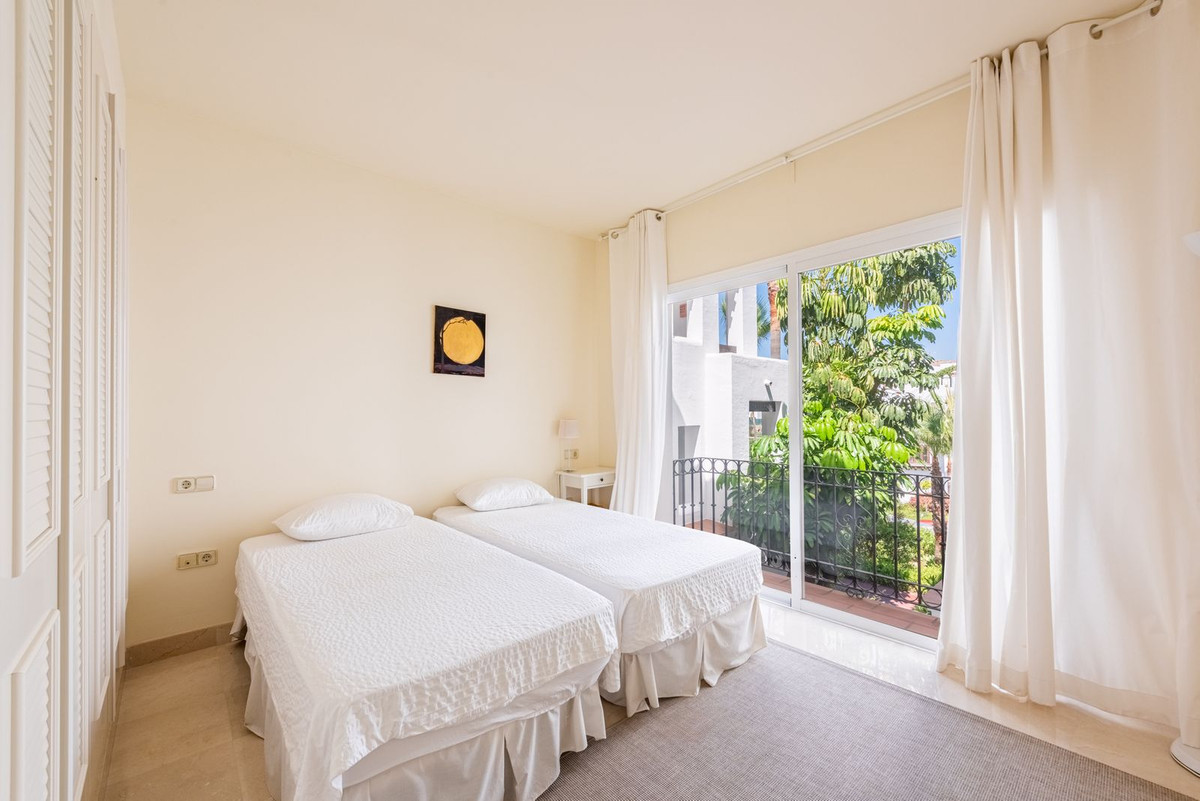 Photo 18 Middle Floor Apartment Atalaya, Costa del Sol, Málaga – R5077474