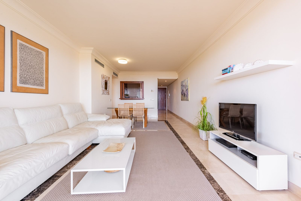Photo 9 Middle Floor Apartment Atalaya, Costa del Sol, Málaga – R5077474
