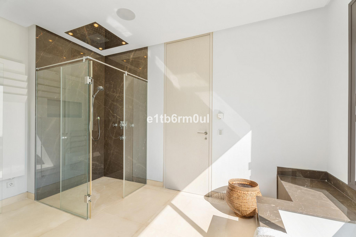 Photo 42 Detached Villa La Quinta, Costa del Sol, Málaga – R5061943