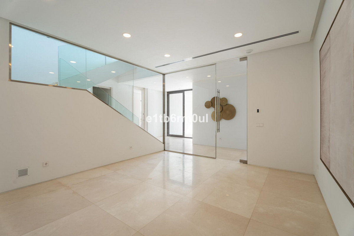 Photo 55 Detached Villa La Quinta, Costa del Sol, Málaga – R5061943