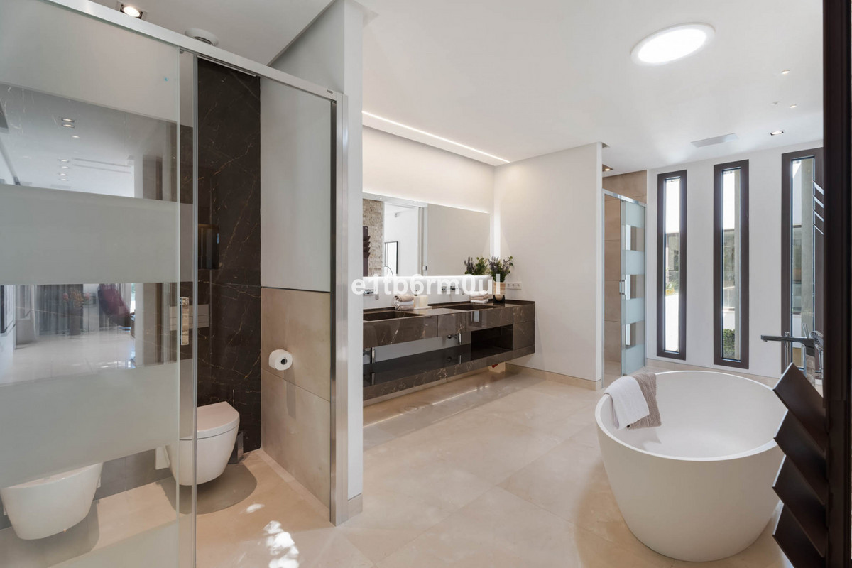 Photo 35 Detached Villa La Quinta, Costa del Sol, Málaga – R5062792