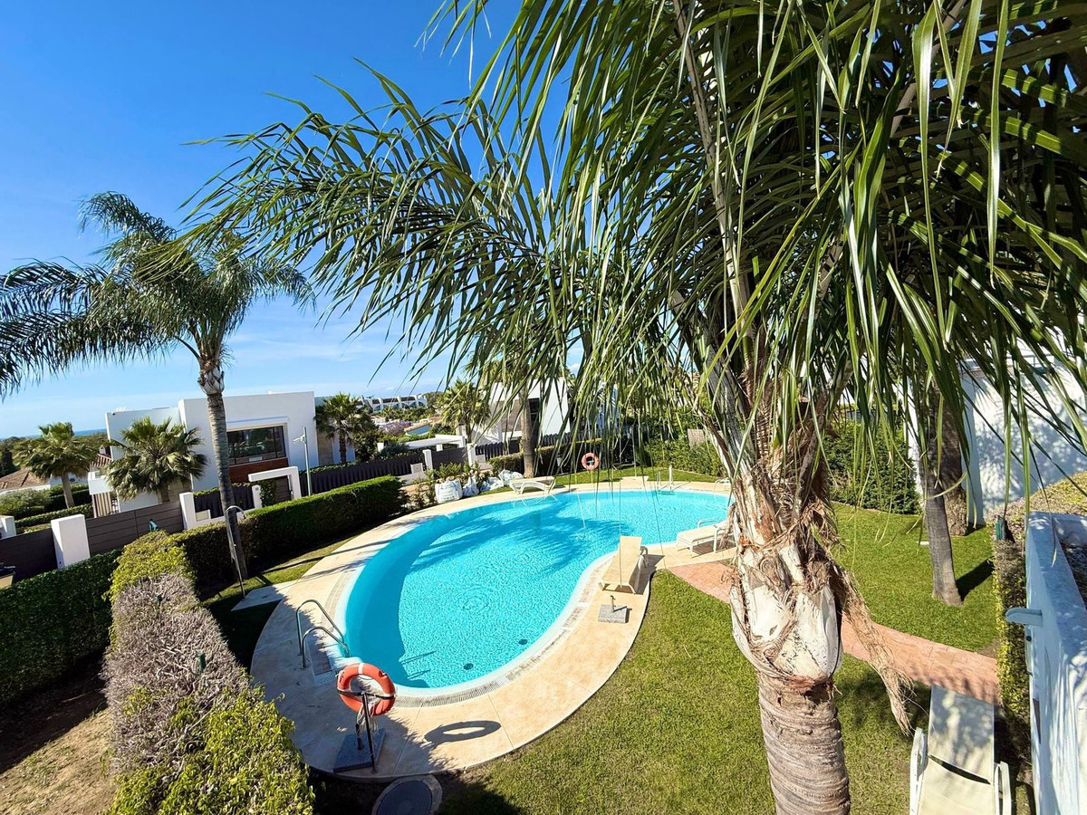 Photo 1 Townhouse El Paraiso, Costa del Sol, Málaga – R5040358
