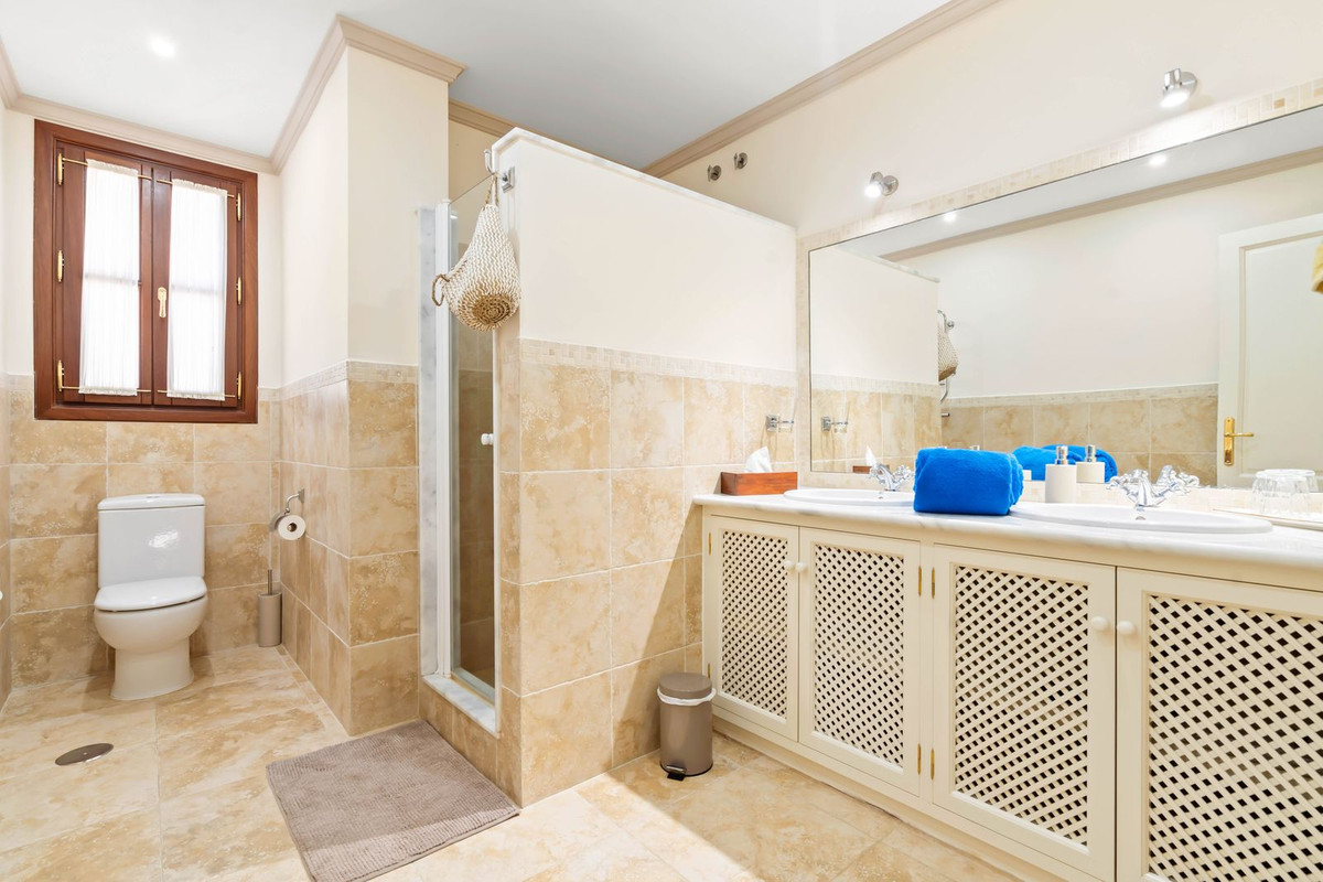 Photo 17 Detached Villa Benahavís, Costa del Sol, Málaga – R4829236