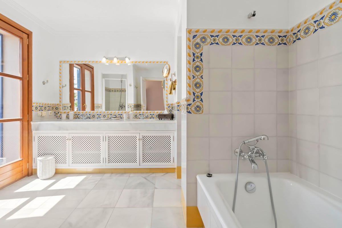 Photo 26 Detached Villa Benahavís, Costa del Sol, Málaga – R4829236