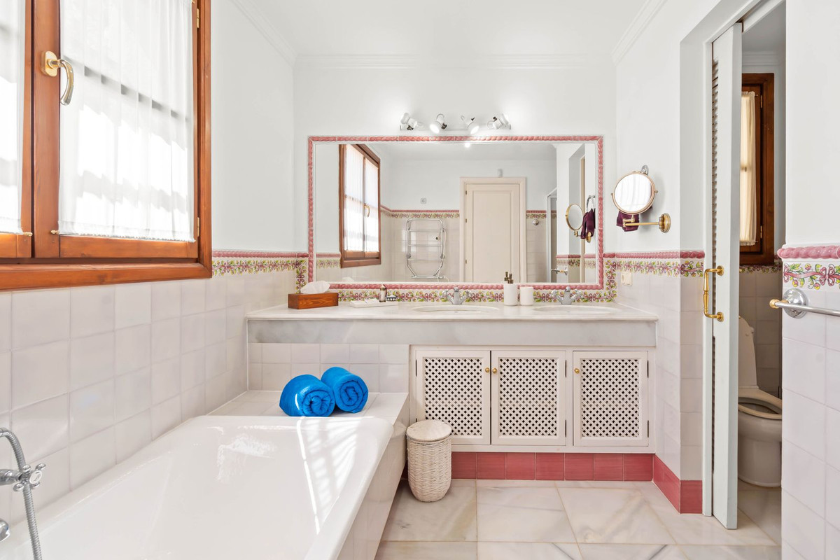Photo 29 Detached Villa Benahavís, Costa del Sol, Málaga – R4829236