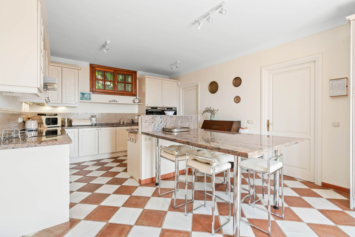 Photo 8 Detached Villa Benahavís, Costa del Sol, Málaga – R4829236