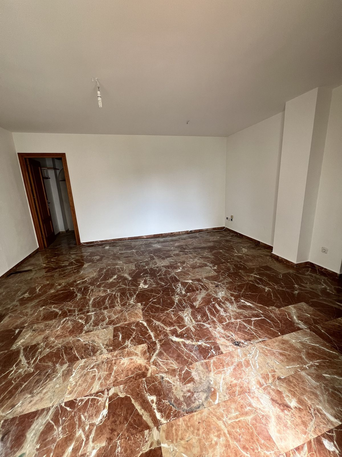 Photo 3 Middle Floor Apartment San Pedro de Alcántara, Costa del Sol, Málaga – R5058640