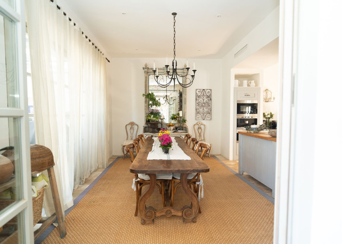 Photo 17 Detached Villa El Madroñal, Costa del Sol, Málaga – R5069785