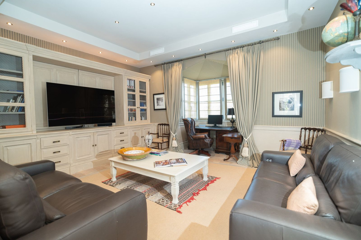 Photo 20 Detached Villa El Madroñal, Costa del Sol, Málaga – R5069785