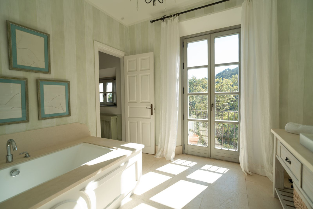 Photo 23 Detached Villa El Madroñal, Costa del Sol, Málaga – R5069785