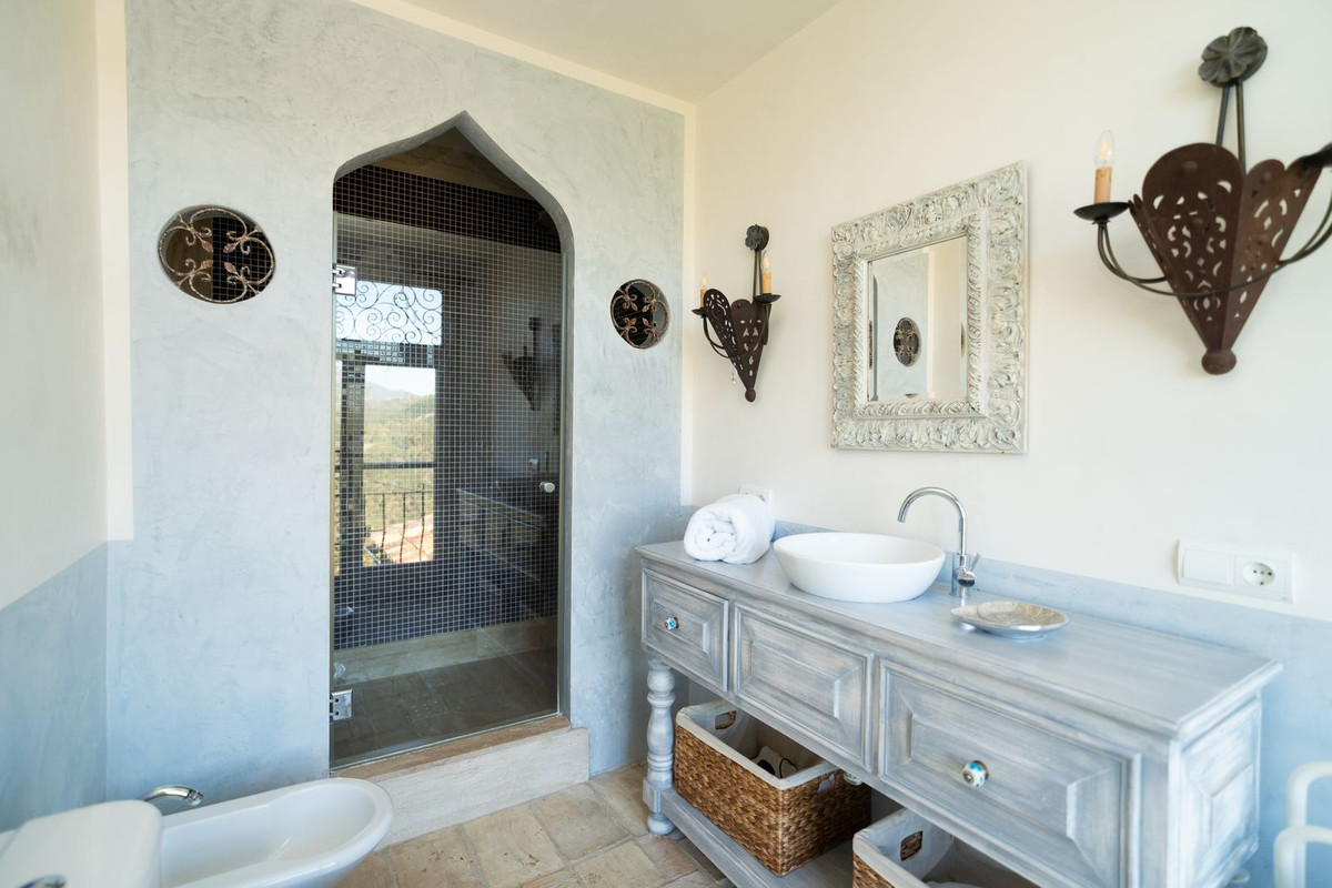Photo 38 Detached Villa El Madroñal, Costa del Sol, Málaga – R5069785