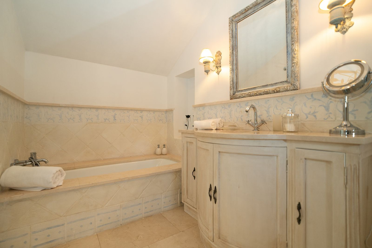 Photo 52 Detached Villa El Madroñal, Costa del Sol, Málaga – R5069785