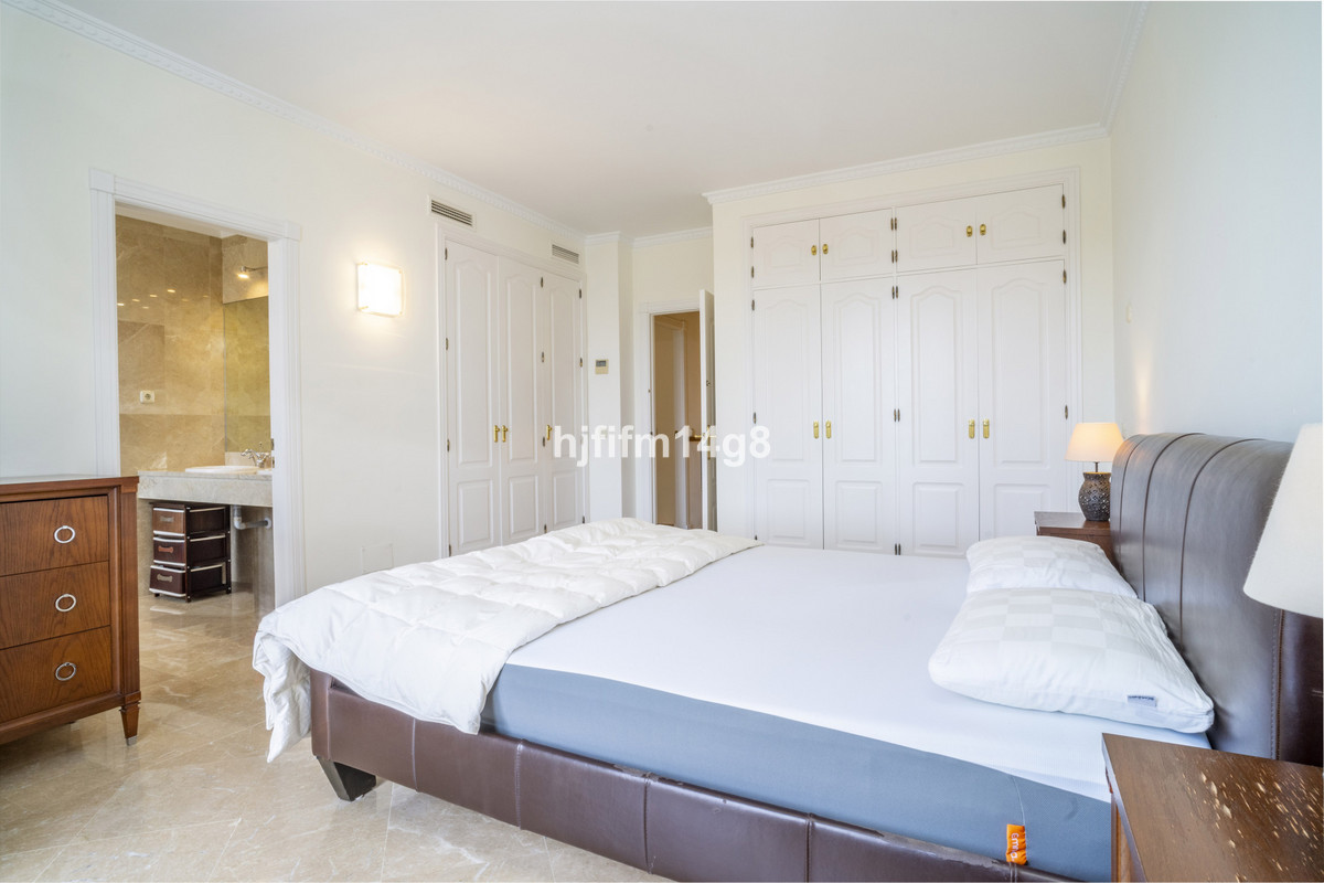 Photo 11 Townhouse Nueva Andalucía, Costa del Sol, Málaga – R5080336