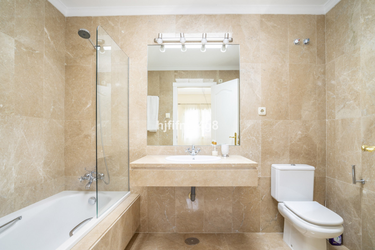 Photo 18 Townhouse Nueva Andalucía, Costa del Sol, Málaga – R5080336