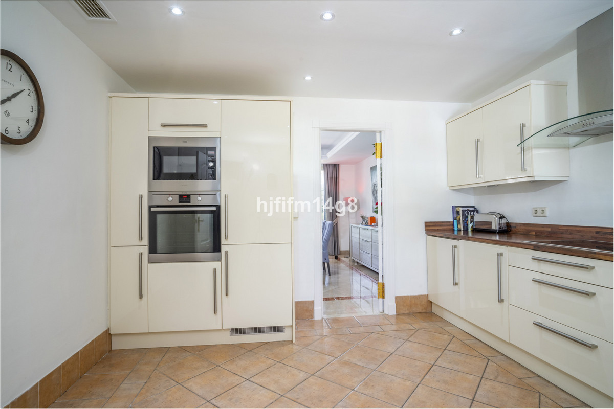 Photo 24 Townhouse Nueva Andalucía, Costa del Sol, Málaga – R5080336