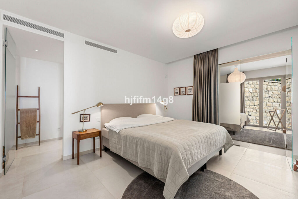 Photo 14 Middle Floor Apartment Nueva Andalucía, Costa del Sol, Málaga – R5061166