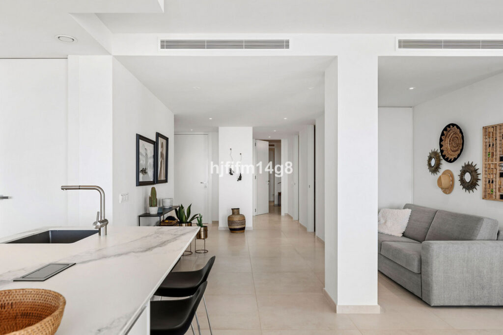 Photo 19 Middle Floor Apartment Nueva Andalucía, Costa del Sol, Málaga – R5061166
