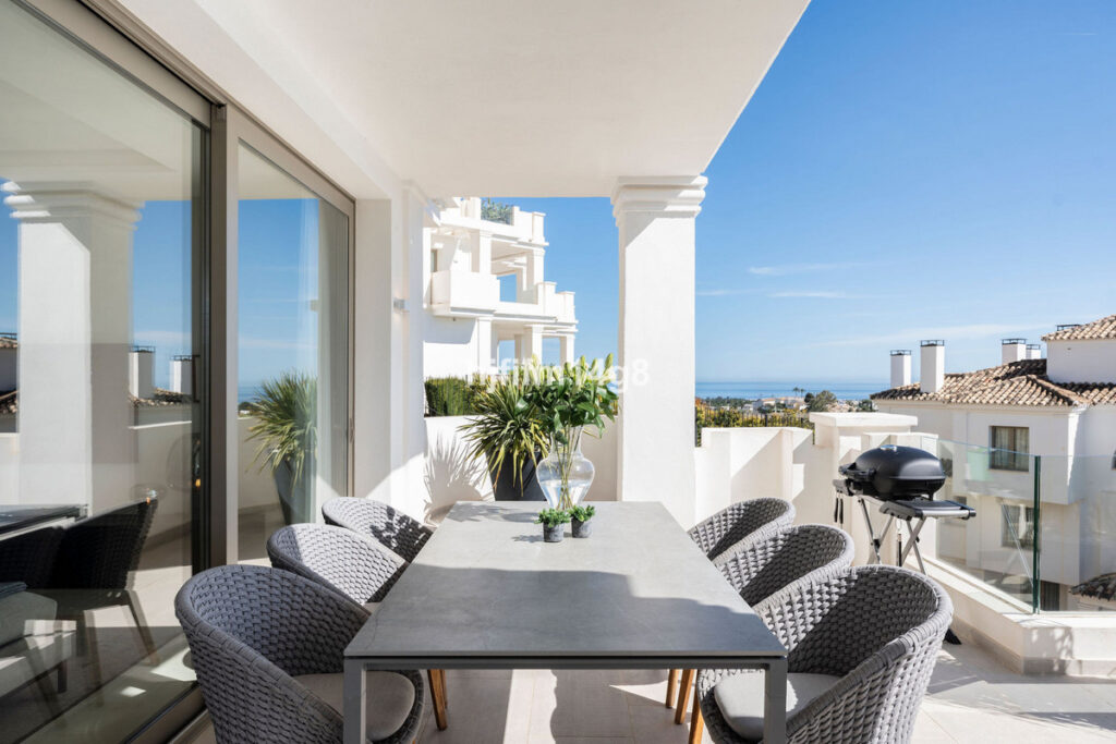 Photo 3 Middle Floor Apartment Nueva Andalucía, Costa del Sol, Málaga – R5061166