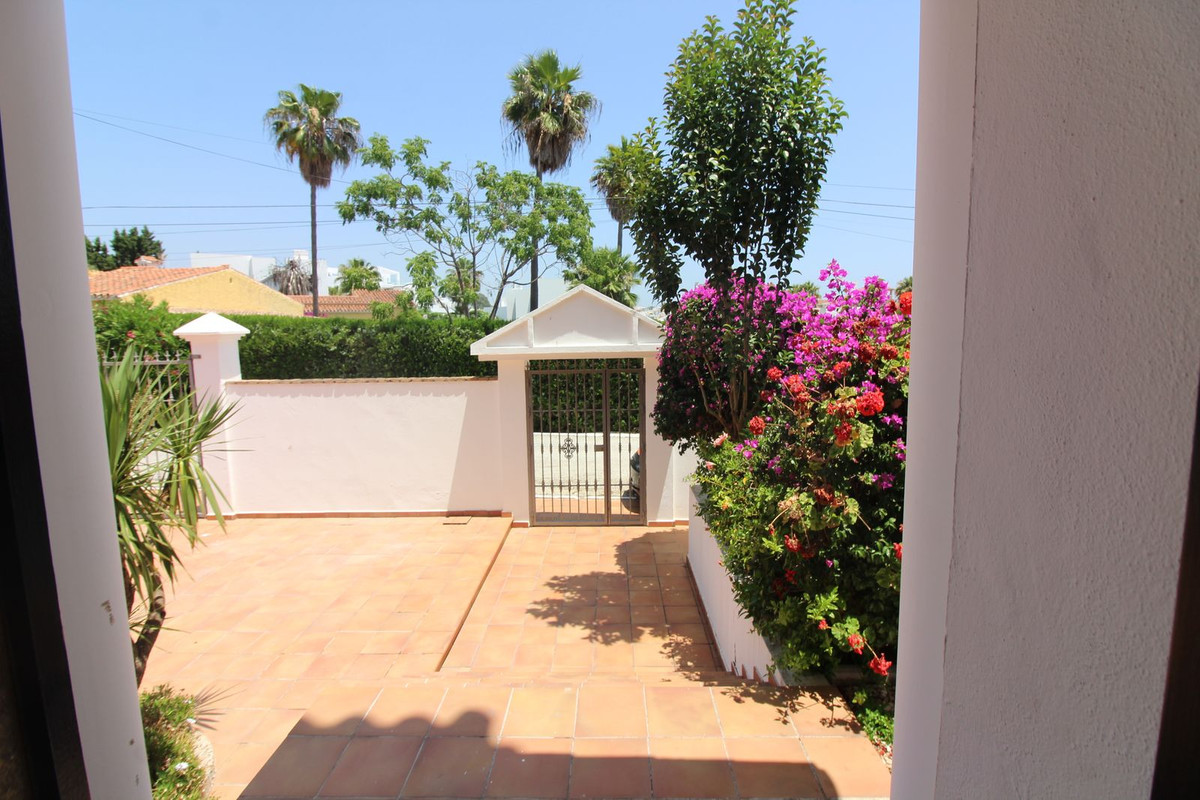 Photo 27 Detached Villa El Paraiso, Costa del Sol, Málaga – R5074183