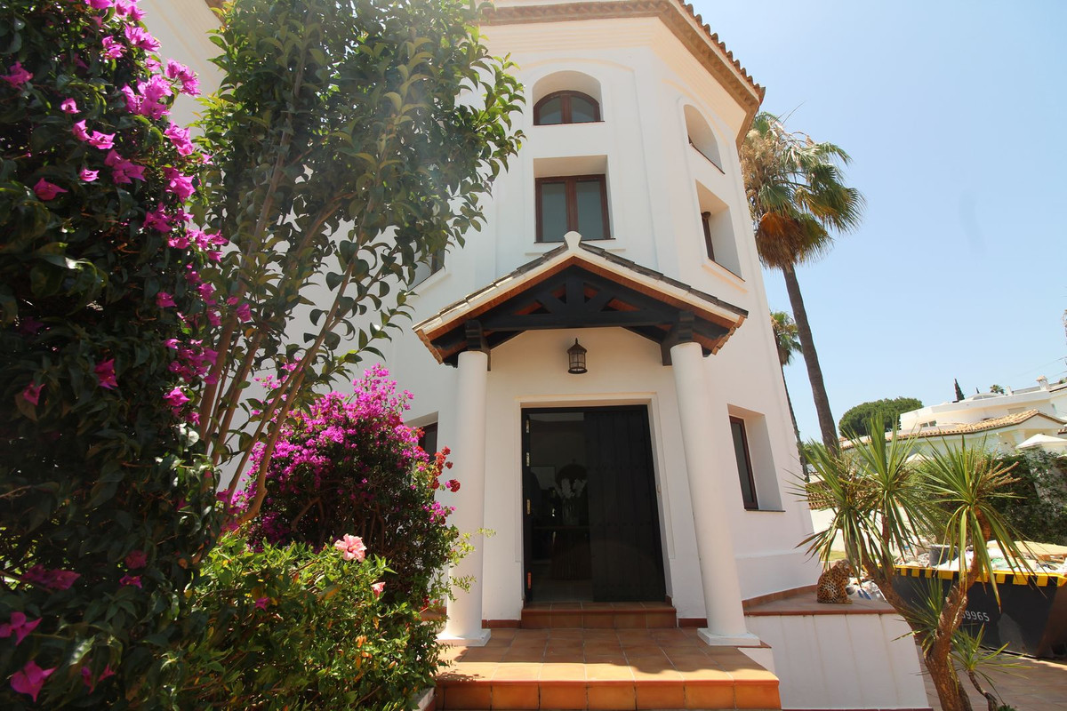 Photo 29 Detached Villa El Paraiso, Costa del Sol, Málaga – R5074183