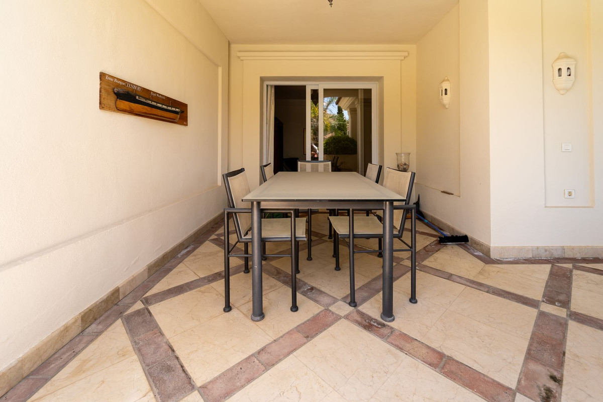 Photo 13 Middle Floor Apartment Nueva Andalucía, Costa del Sol, Málaga – R5078104