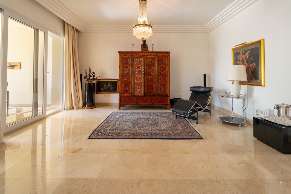 Photo 15 Middle Floor Apartment Nueva Andalucía, Costa del Sol, Málaga – R5078104
