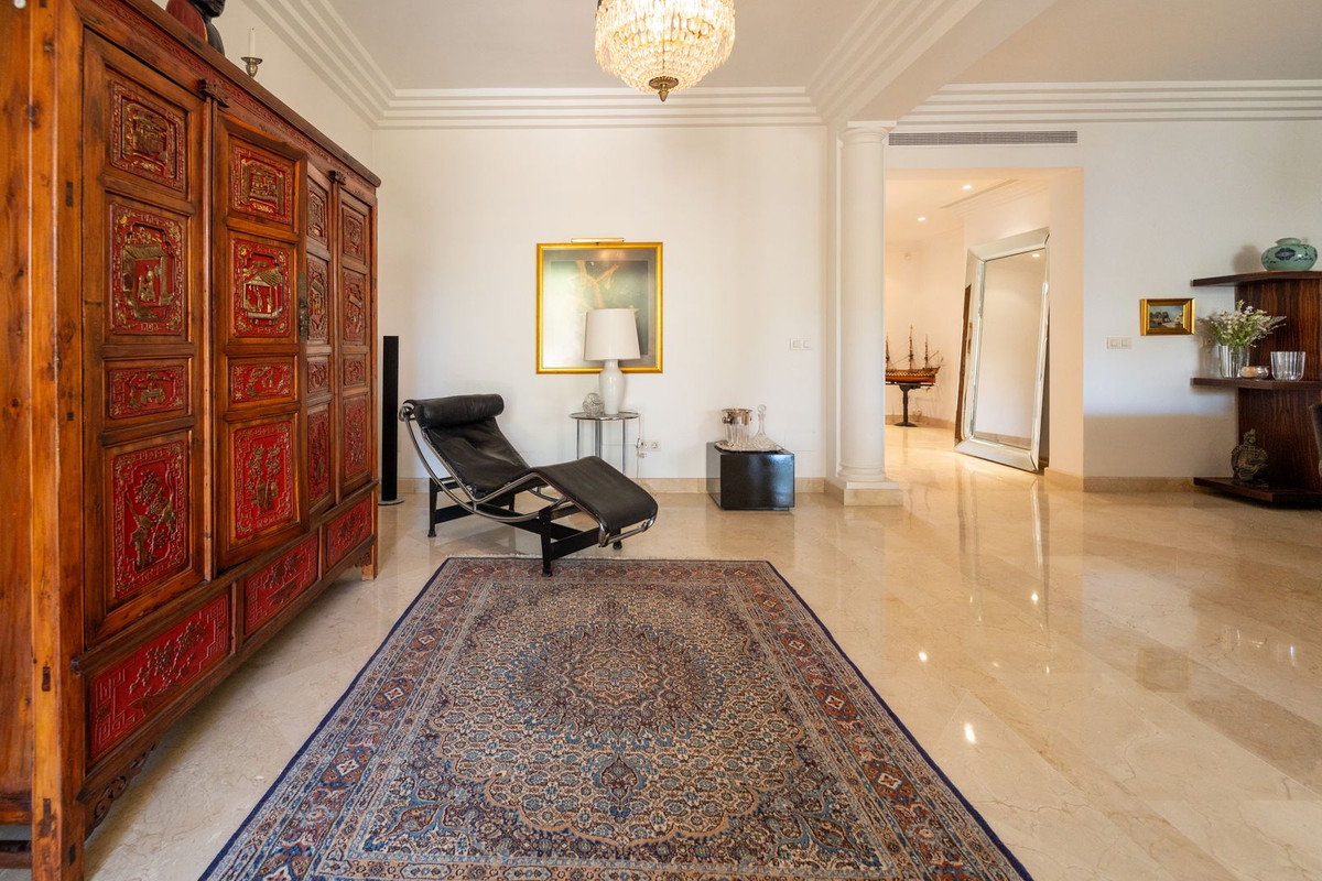 Photo 16 Middle Floor Apartment Nueva Andalucía, Costa del Sol, Málaga – R5078104
