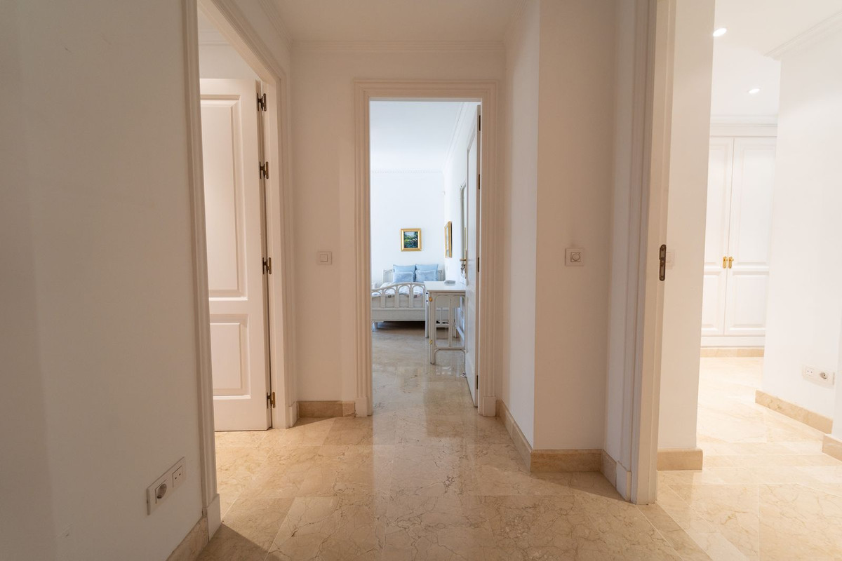 Photo 27 Middle Floor Apartment Nueva Andalucía, Costa del Sol, Málaga – R5078104