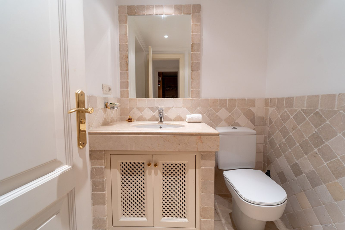 Photo 29 Middle Floor Apartment Nueva Andalucía, Costa del Sol, Málaga – R5078104