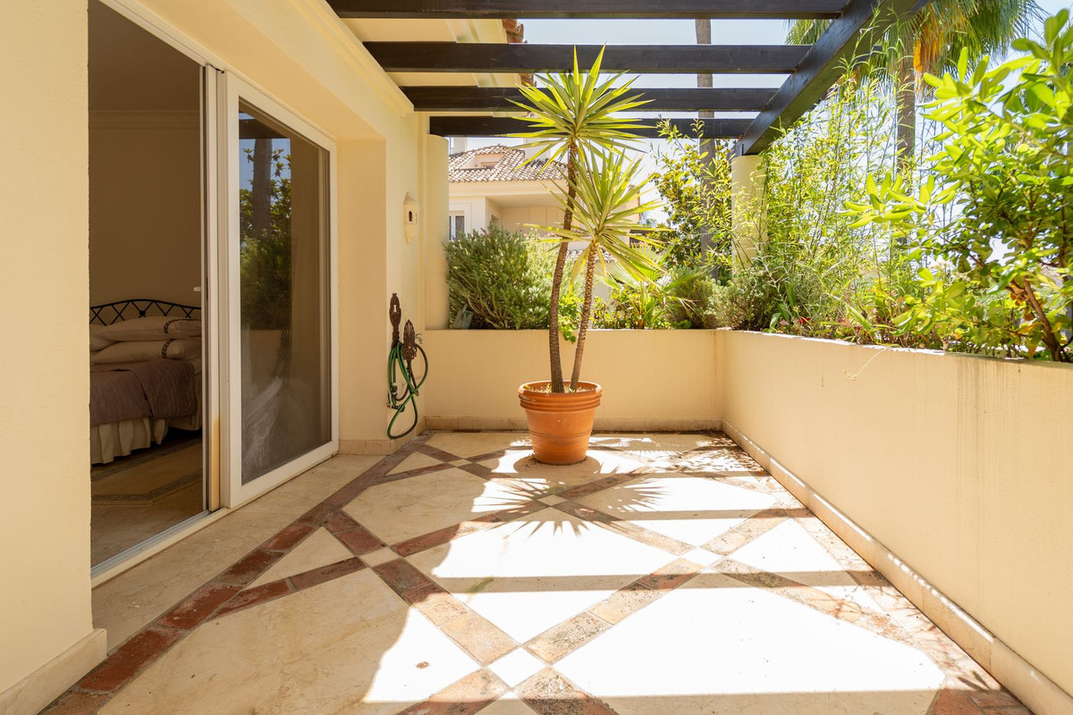 Photo 32 Middle Floor Apartment Nueva Andalucía, Costa del Sol, Málaga – R5078104