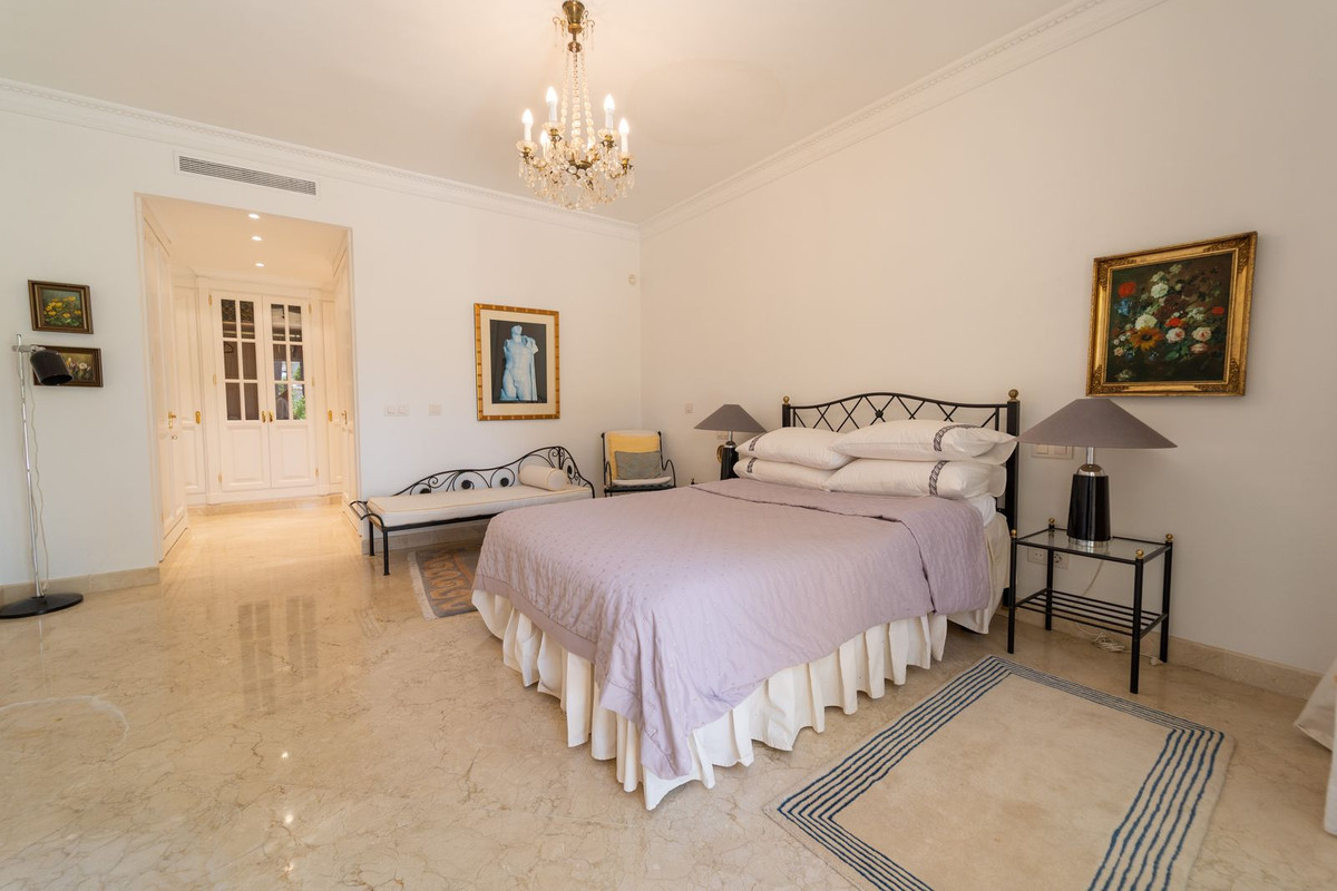 Photo 35 Middle Floor Apartment Nueva Andalucía, Costa del Sol, Málaga – R5078104