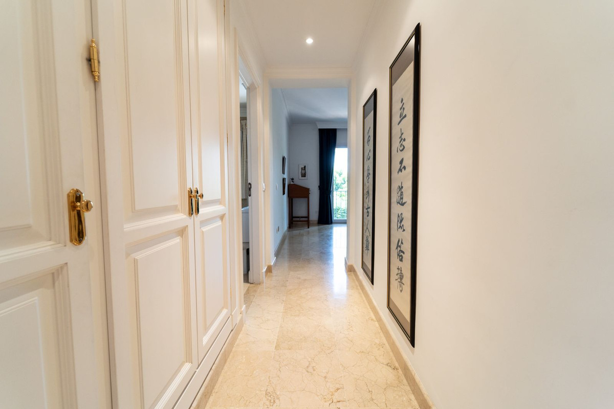 Photo 40 Middle Floor Apartment Nueva Andalucía, Costa del Sol, Málaga – R5078104