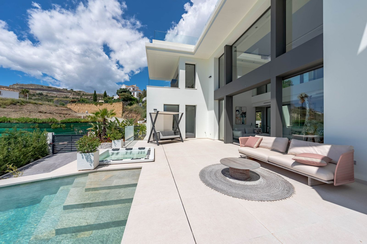 Photo 13 Detached Villa La Quinta, Costa del Sol, Málaga – R5046685