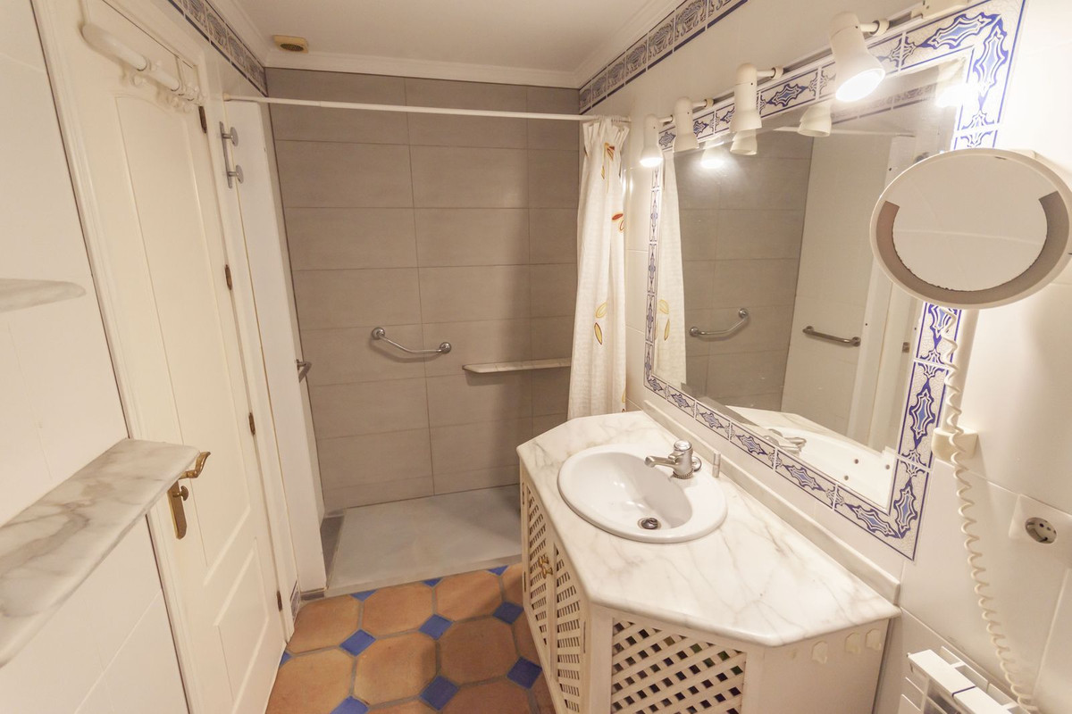 Photo 17 Top Floor Apartment Estepona, Costa del Sol, Málaga – R5073265